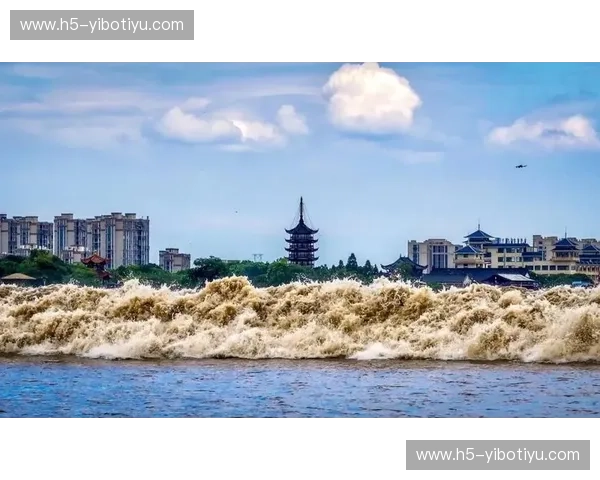 钱塘潮涌与山城烟雨：杭州与重庆，一场跨越山水的诗意对决